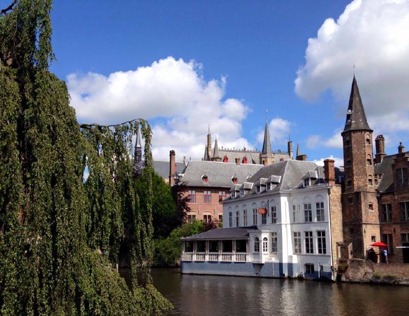 布魯日差不多到處都長這樣，有北方威尼斯之稱！